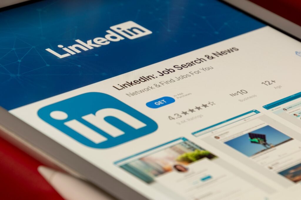 LinkedIn Ads Agency campaign dashboard showing B2B lead generation metrics